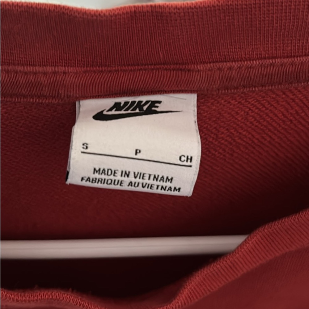 Nike Burgundy Sweatshirt - Picture 3 of 3
